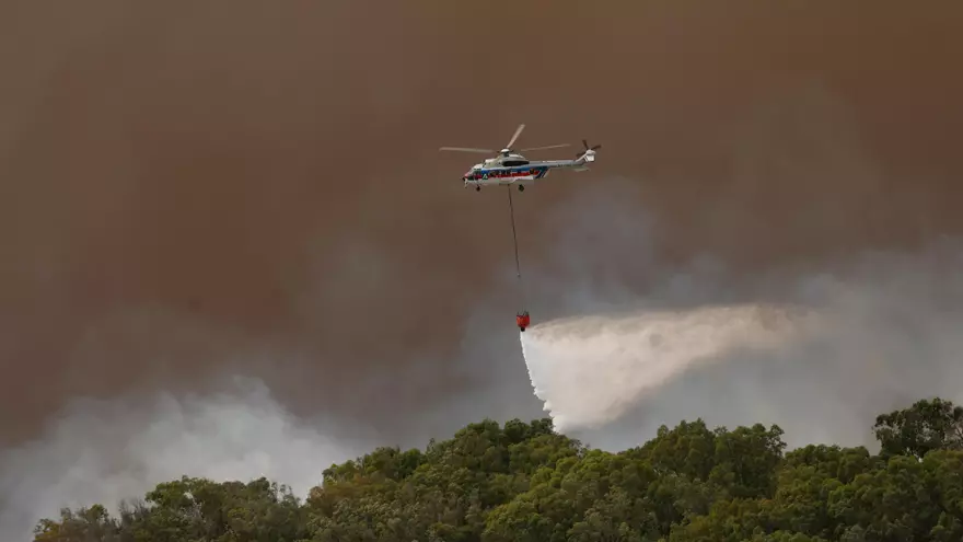 Así avanza el fuego en Tarifa: más de 1.500 personas siguen desalojadas