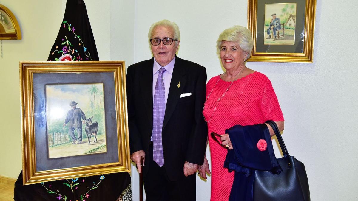 El pintor, junto a su esposa Isabel Martínez Castaño