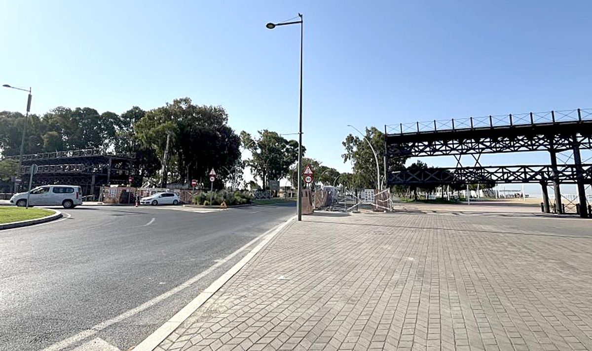 Imagen actual del Muelle del Tinto, con el tramo que se va a unir.