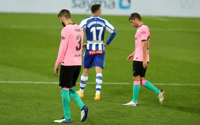 Imágenes del partido entre el Alavés y el FC Barcelona correspondiente a la jornada de LaLiga, disputado en el estadio Mendizorrotza de Vitoria.
