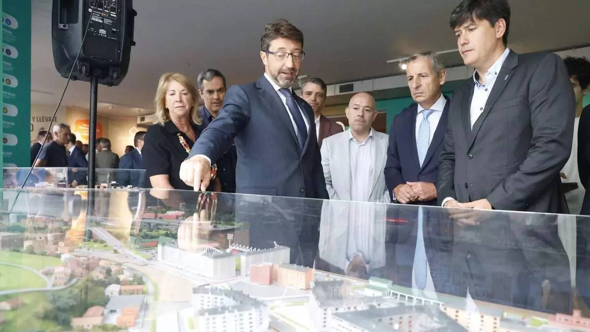 Multitudinaria celebración en la Feria de Muestras del Día de Hunosa: "Hay empresa para rato, al menos hasta 2050"