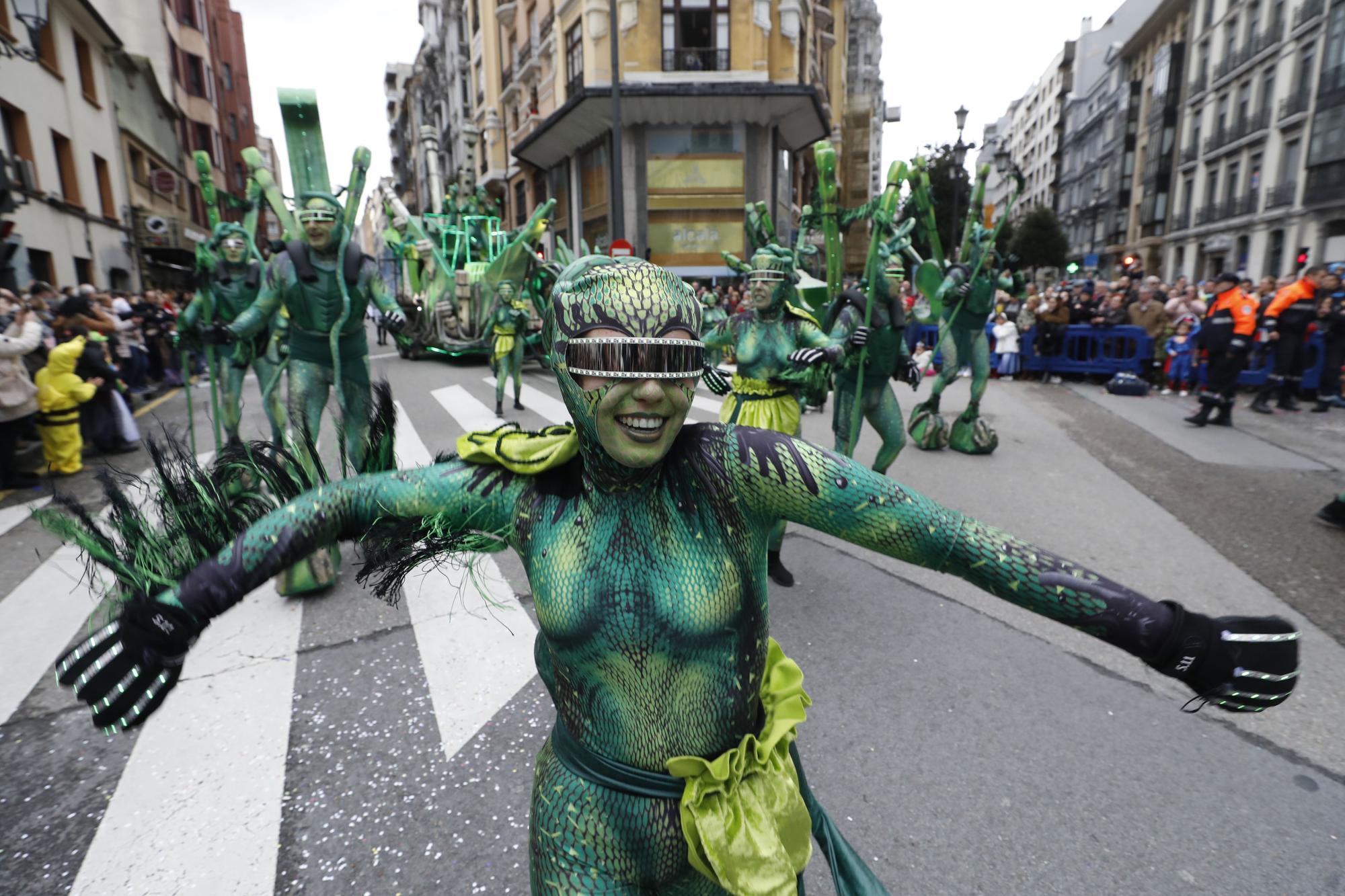 El descubrimiento de Gaitaxia en el desfile de Oviedo.