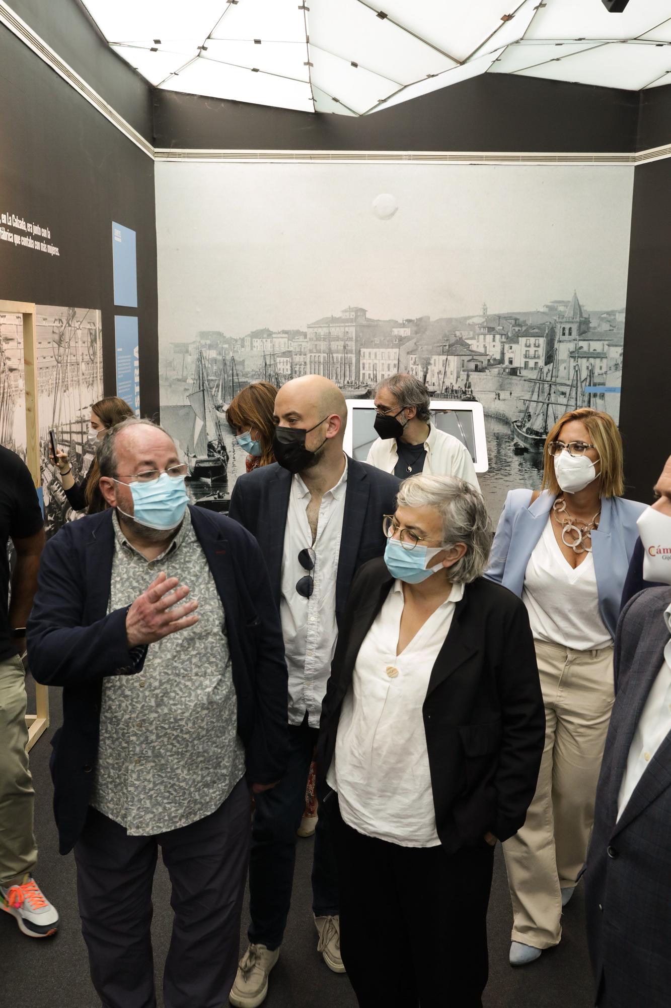 Así es el stand de Gijón en la Feria de Muestras, con imágenes antiguas de la ciudad