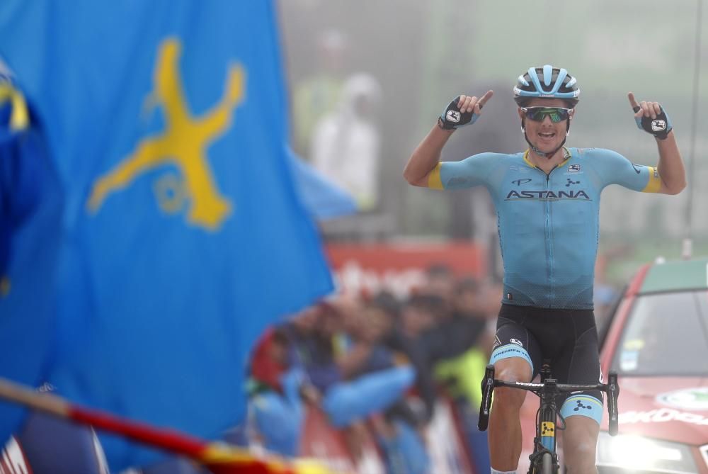 Fuglsang (Astana) ha ganado este lunes la decimosexta etapa de la Vuelta a España, disputada entre Pravia y el Alto de La Cubilla.