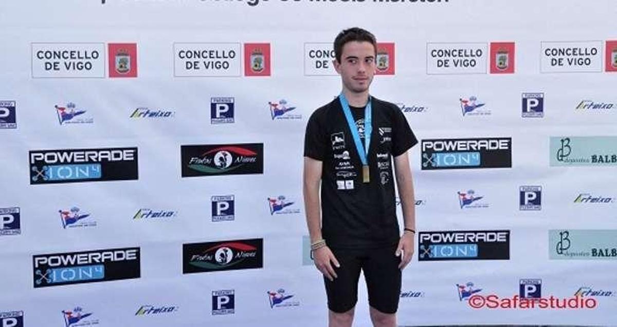 Dosantos se luce en el Gallego de Vigo