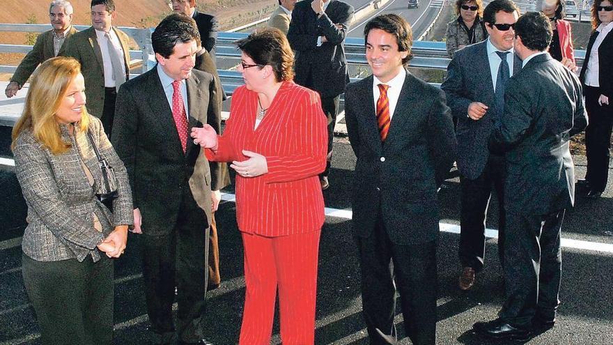 Cabrer, Matas, Cirer y Rodrigo de Santos, en la inauguración de la variante de Son Ferriol-Camí de sa Siquia en 2006.