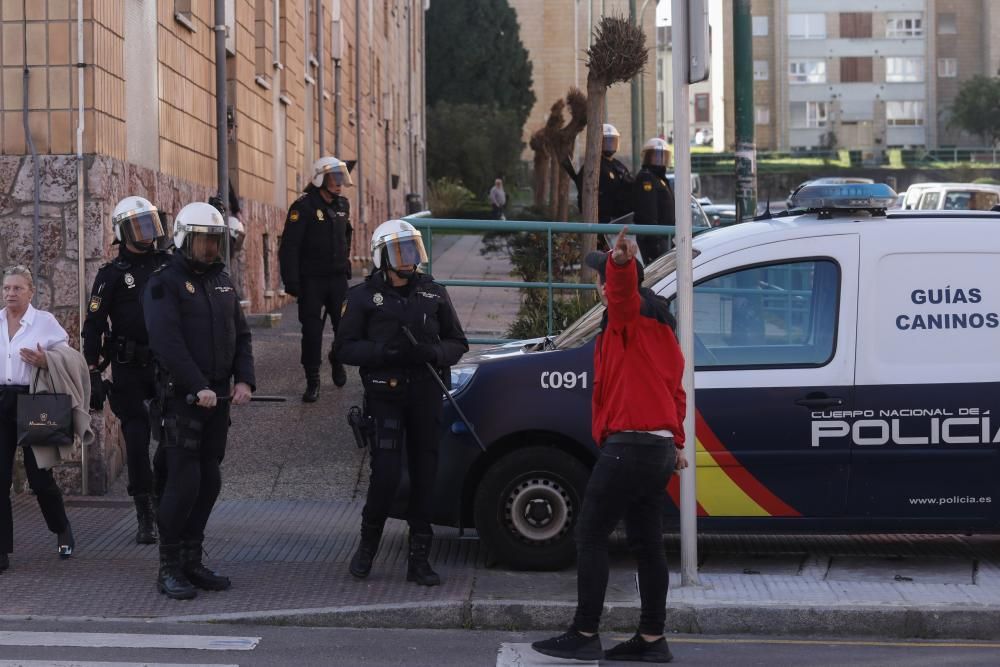 Despliegue policial en Avilés: Veinte agentes detienen a cuatro personas en una operación antidroga