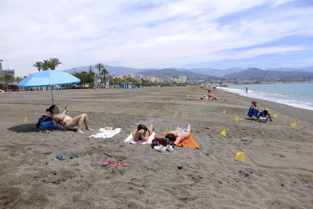 Los malagueños se lanzan a la playa