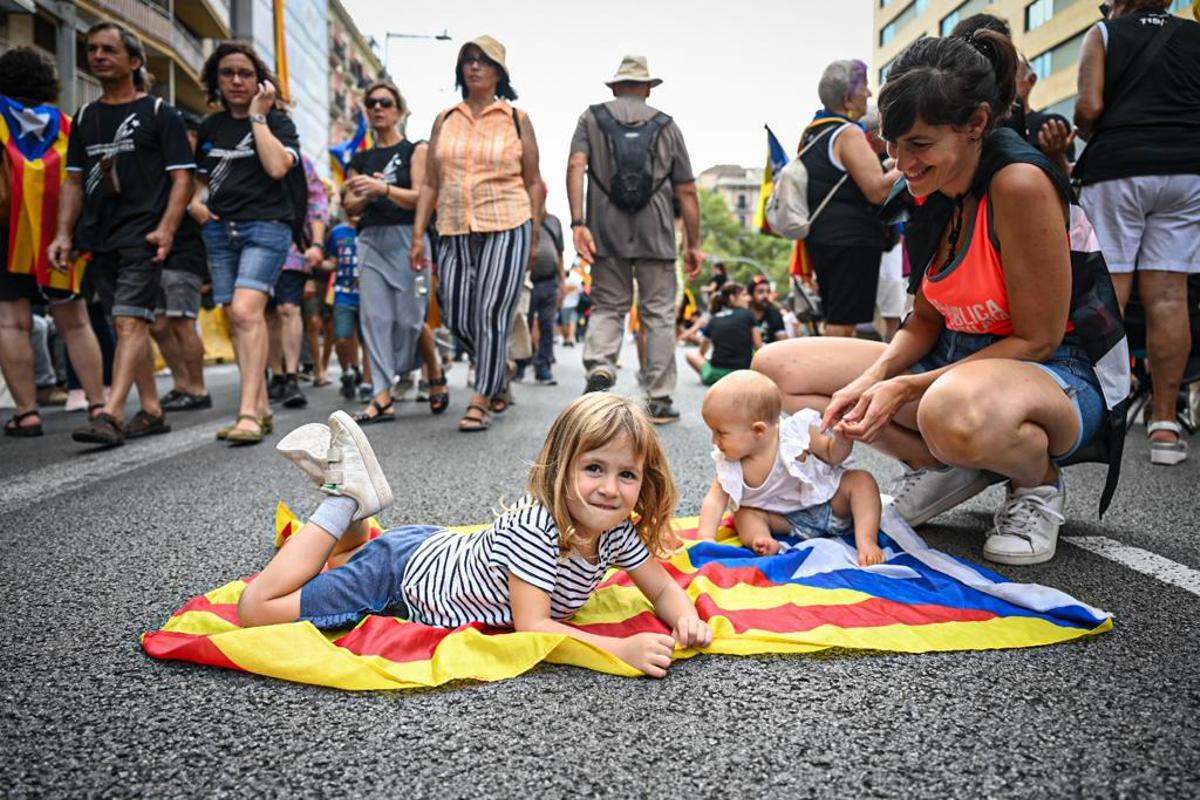 Manifestacion de la Diada en la avenida del Paral·lel de Barcelona