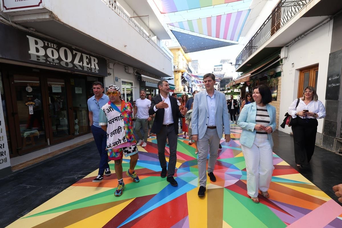 Galería: Todas las imágenes de la inauguración del mural de Okuda en Sant Antoni