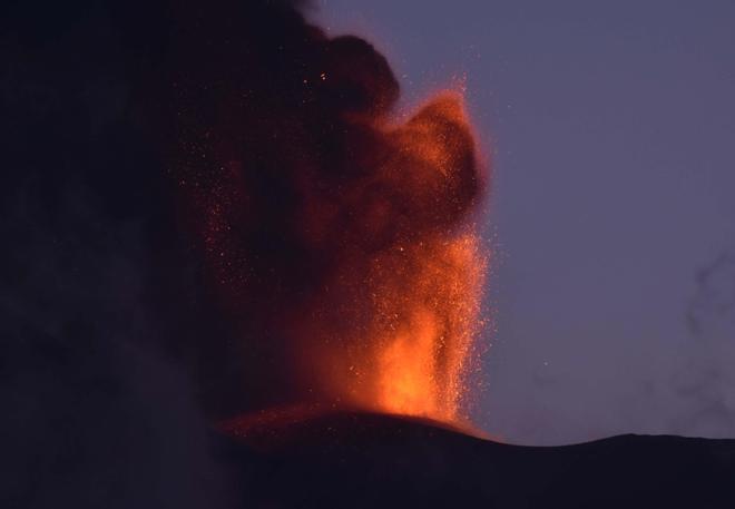 Etna volcano eruption causes airspace closure at the Sicilian Catania airport