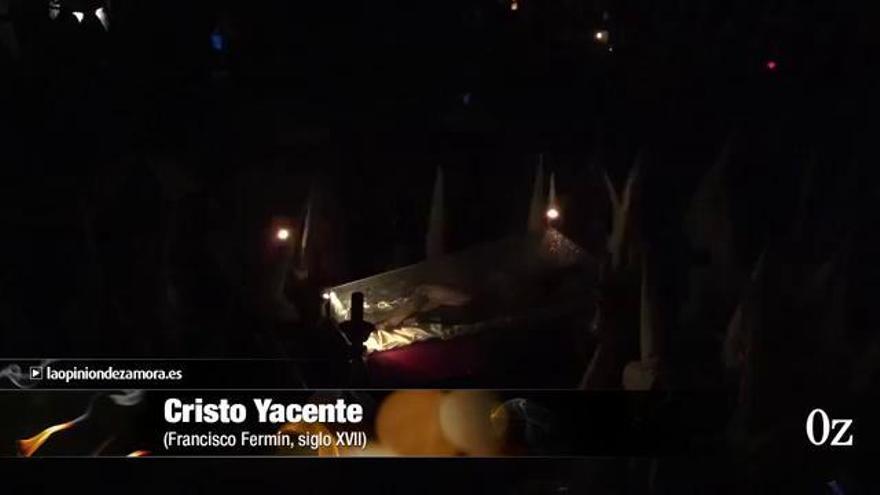 Procesión de la Penitente Hermandad de Jesús Yacente