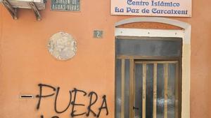 Una pintada contra el islam cerca del centro islámico.