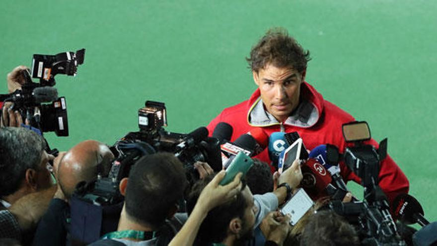 Rafa Nadal atiende a los medios en Río.