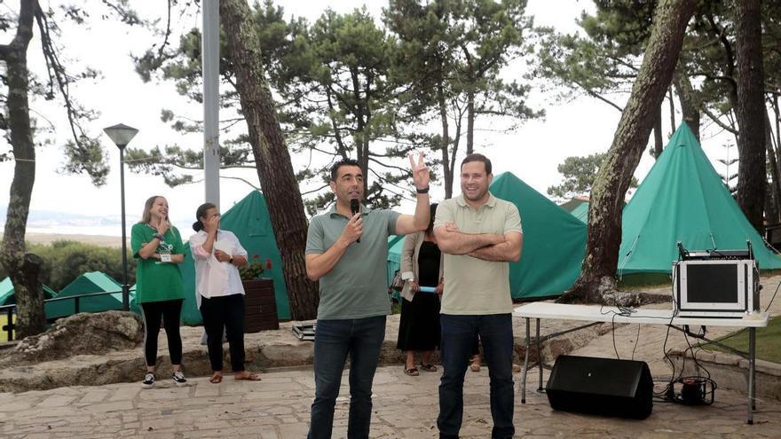 Los comuneros citan los casos del aeropuerto de Peinador, Montecelo y Figueirido para reclamar a la Diputación por A Lanzada