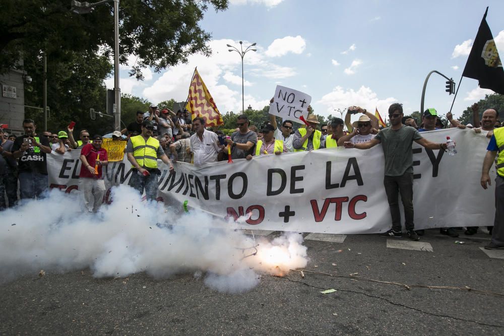 Huelga de los taxis contra Uber y Cabify