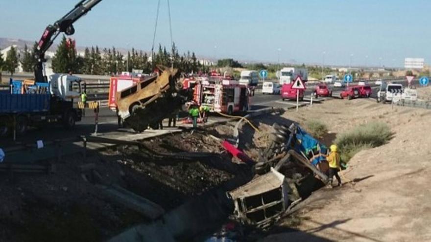 Ocho personas fallecen en un accidente de tráfico en la A-7 a la altura de Albatera