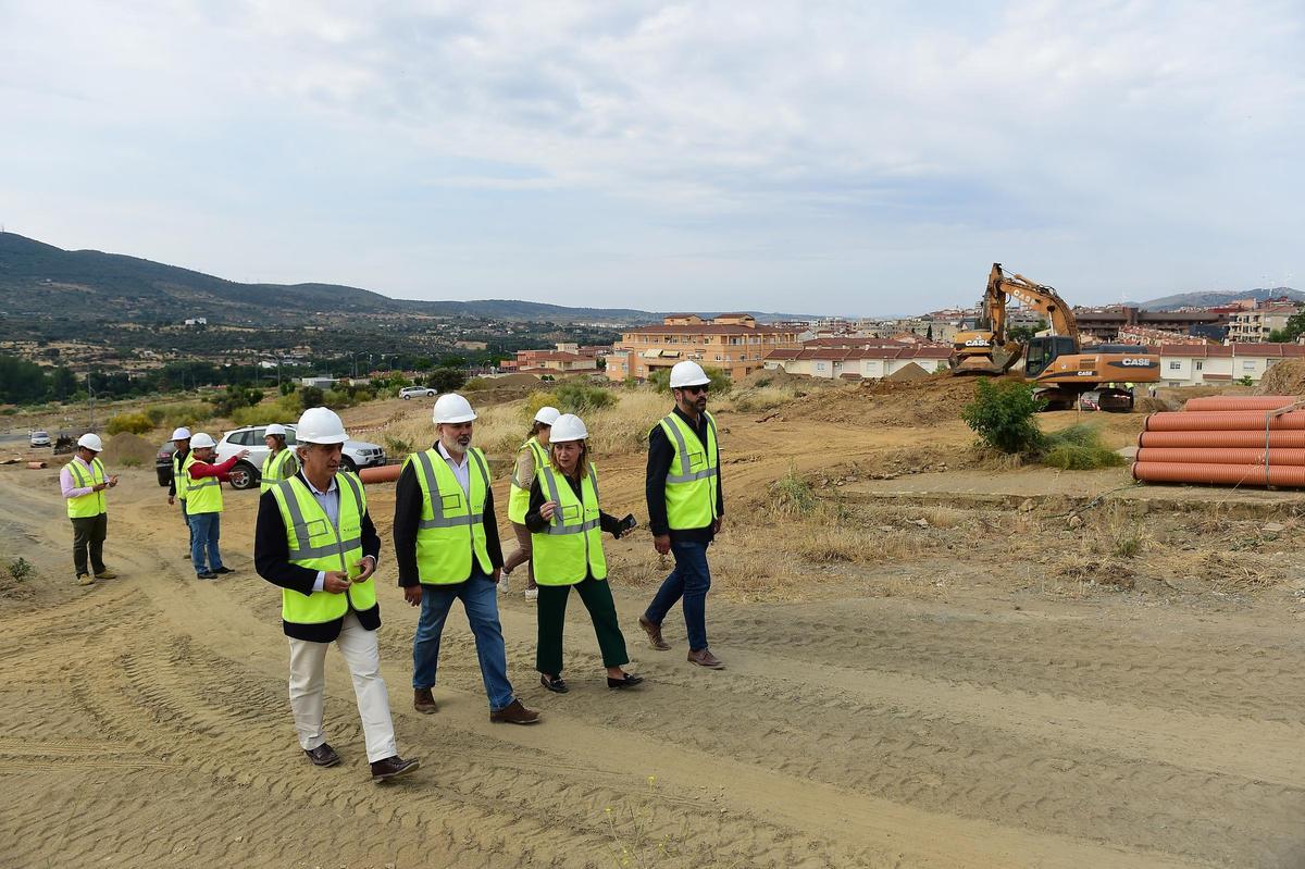 Visita a la mayor promoción de viviendas en Plasencia, que estará terminada en un año.