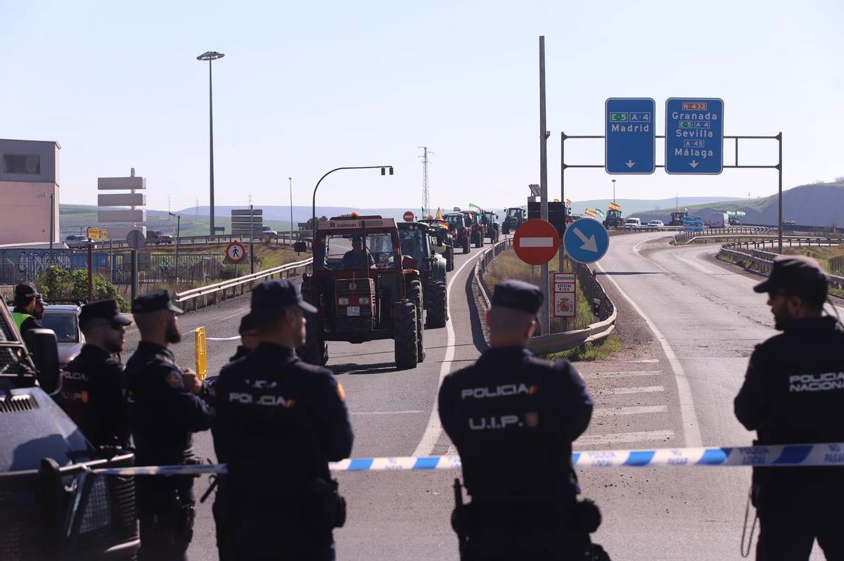 Llegada de la caravana procedente de Castro del Río