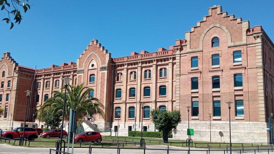 Charlas sobre emprendimiento y autores clásicos, en el centro universitario de Plasencia