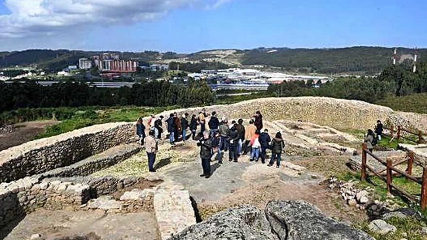 Visita al castro de Elviña.