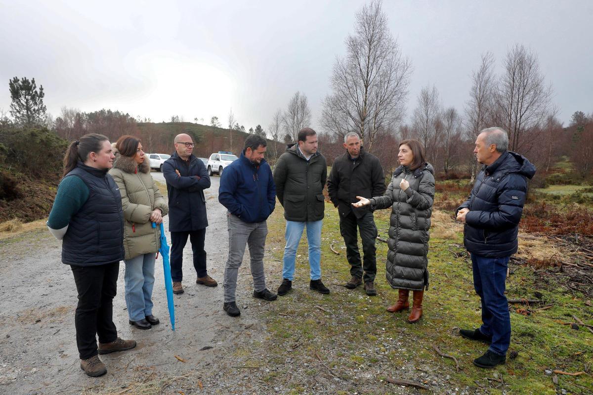 La visita de la conselleira a monte Coirego.