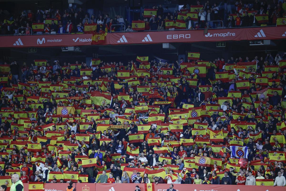 La premsa internacional condemna Espanya pels càntics xenòfobs a Cornellà: "Vergonyós"