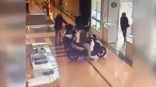 Detenidos los cuatro autores del atraco en moto y a punta de pistola en Nueva Condomina