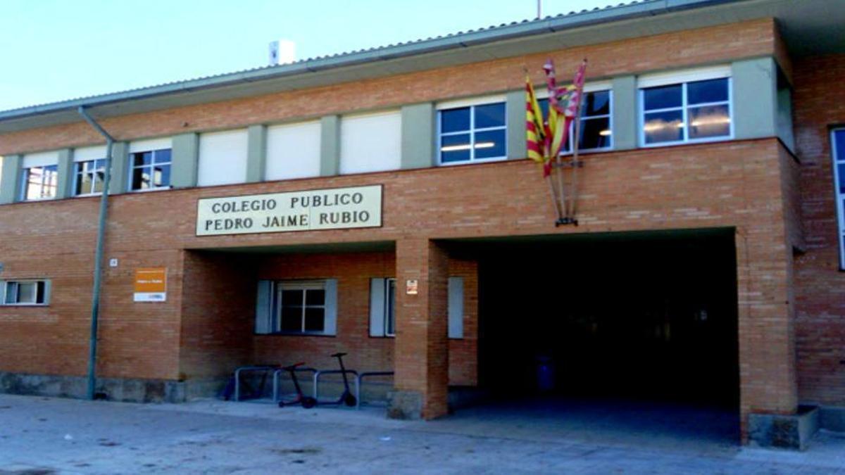 Fachada del colegio Pedro J. Rubio de Huesca.