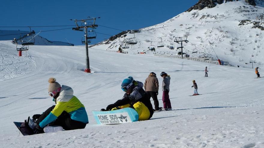 La campaña de esquí en Asturias mantiene los precios del año pasado
