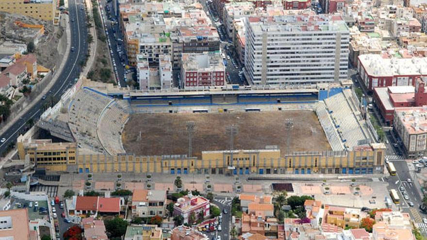 Borjana propone pagar 600.000 euros anuales al Cabildo por el Estadio Insular