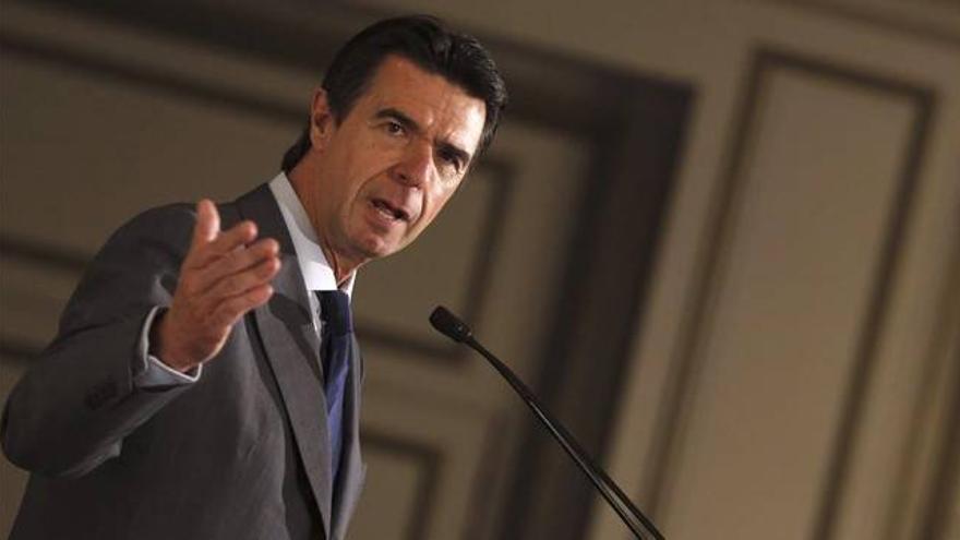 Soria espera aclarar este miércoles con Volkswagen los planes de inversión en España