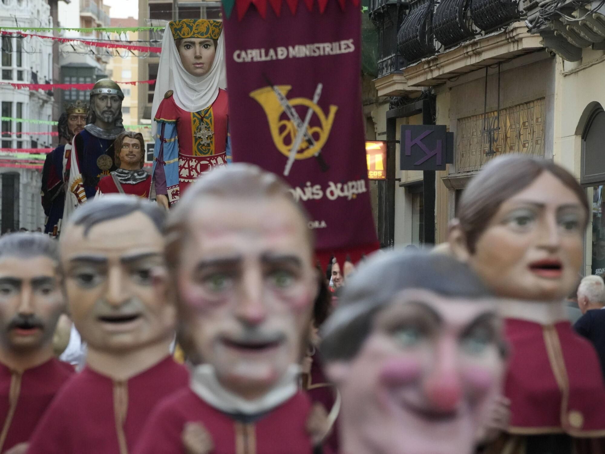 La calle de Santa Clara, a vista de gigante