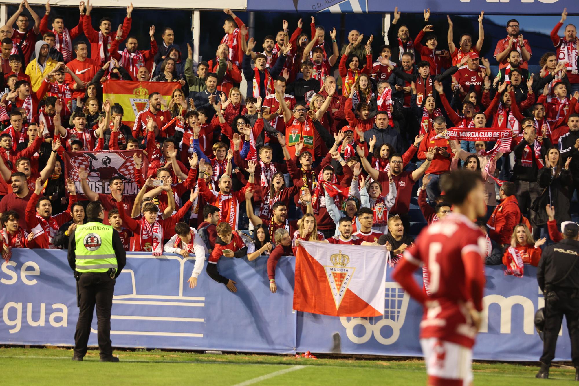 El Alcoyano se salva pese a su derrota con el Murcia