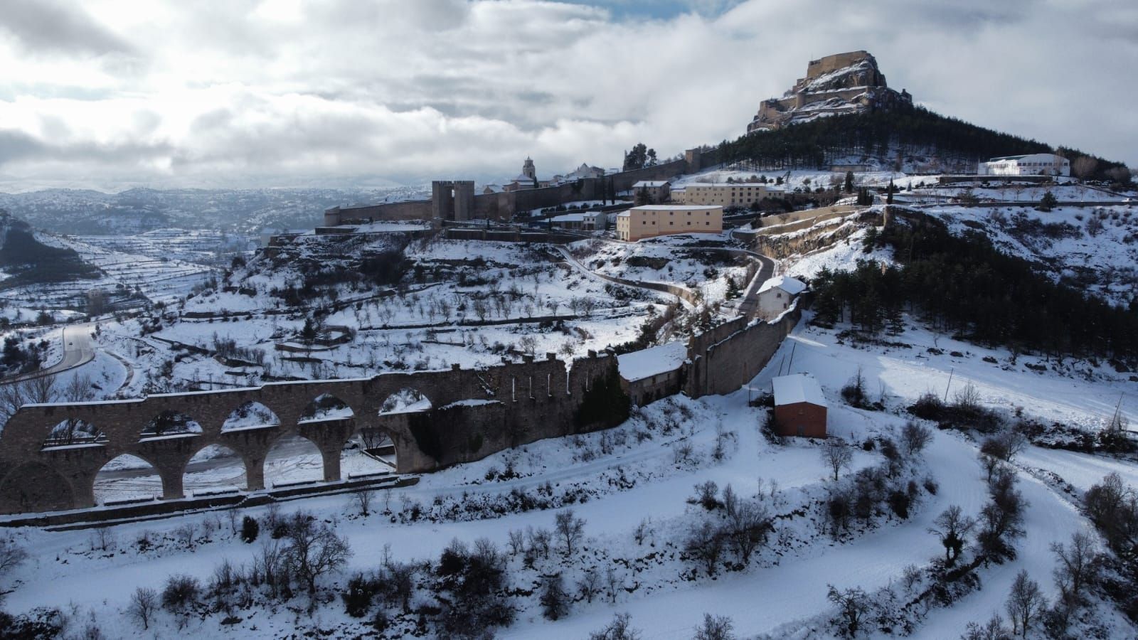 La espectacular nevada de Morella vista desde el aire gracias al dron de Hugo González