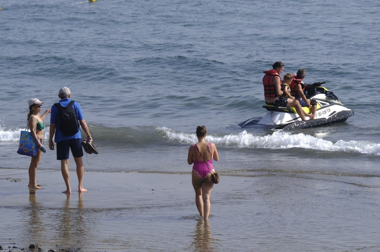 Primer baño de 2023 en las playas del sur de Gran Canaria