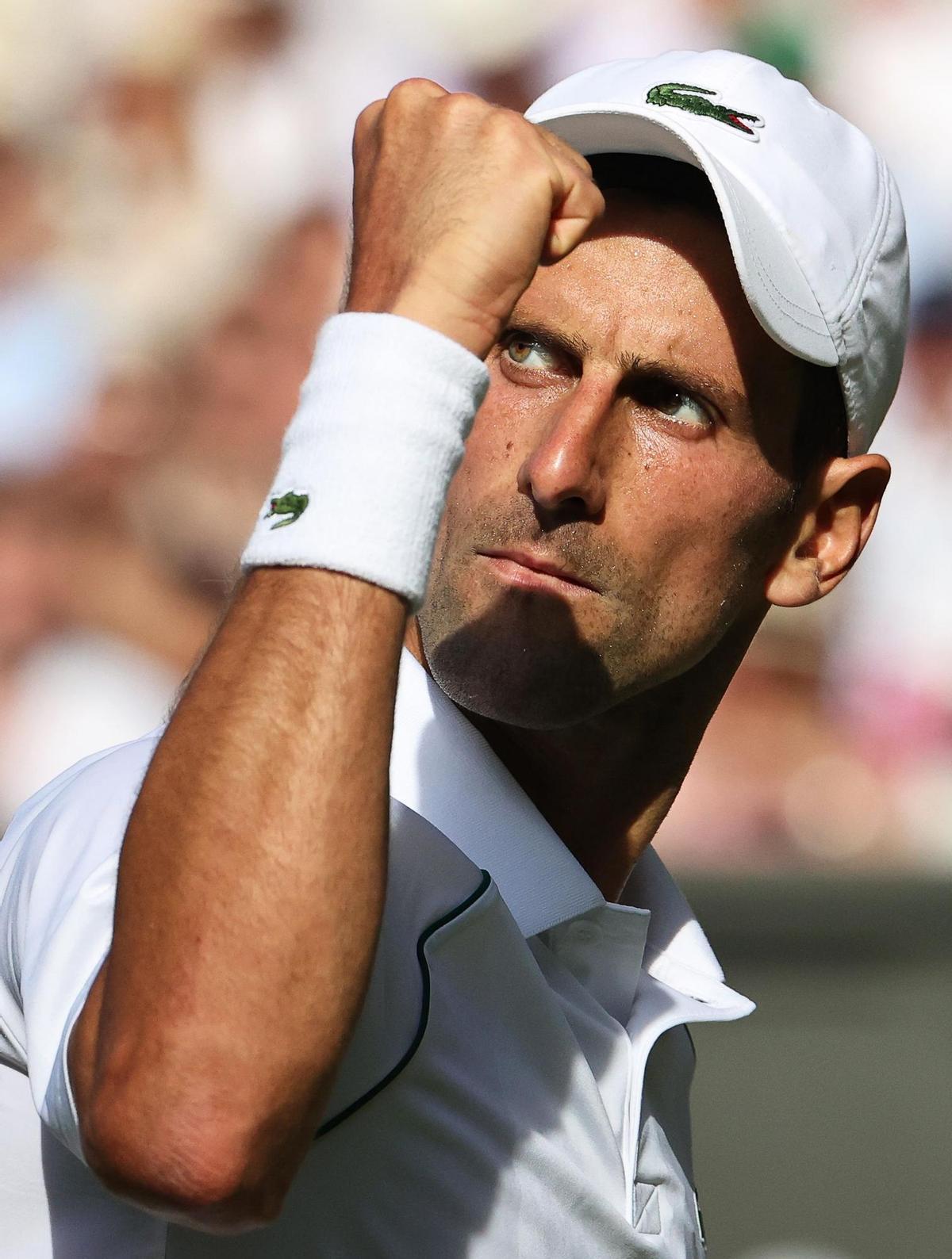 Wimbledon (United Kingdom), 08/07/2022.- Novak Djokovic of Serbia reacts during his men’s semi final match against Cameron Norrie of Britain at the Wimbledon Championships in Wimbledon, Britain, 08 July 2022. (Tenis, Reino Unido) EFE/EPA/KIERAN GALVIN EDITORIAL USE ONLY