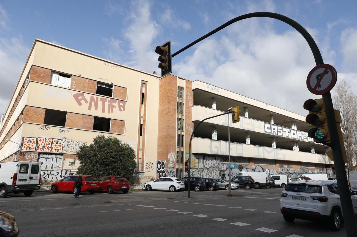 Nou retard per treure l’aigua de la nau de la Simon on ha d’anar l’Ermessenda