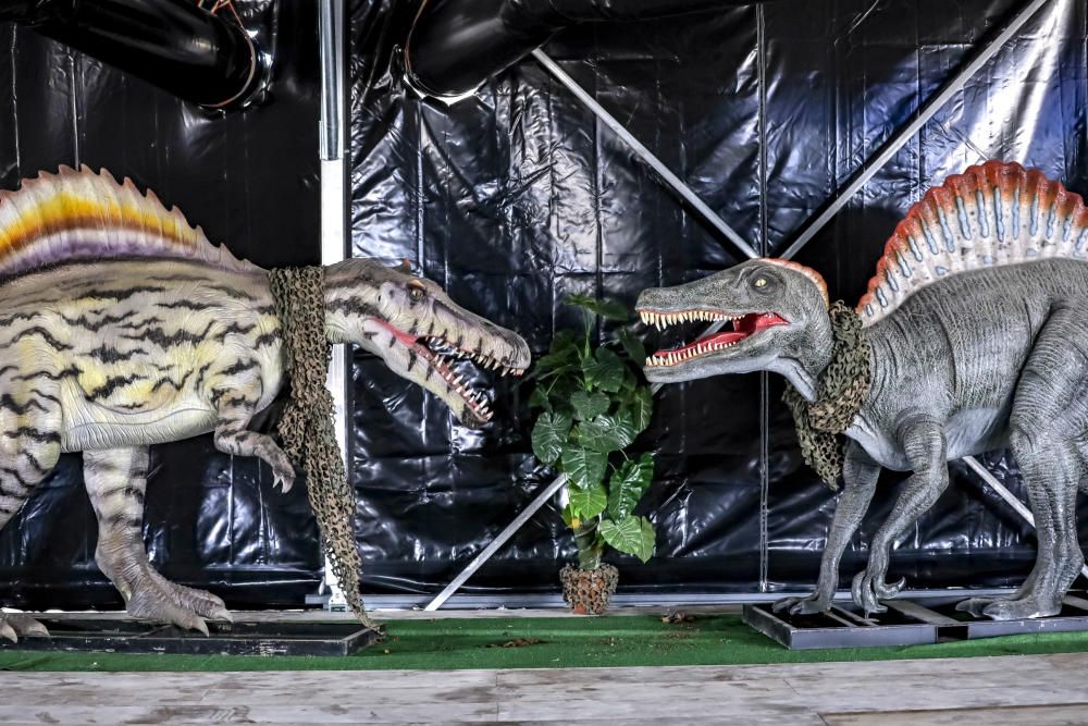 Lebensgroße Dinos bevölkern den Stadtrand von Palma