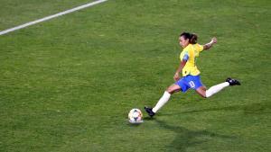 Marta anota el penalti decisivo ante Italia, el martes, en Valenciennes.
