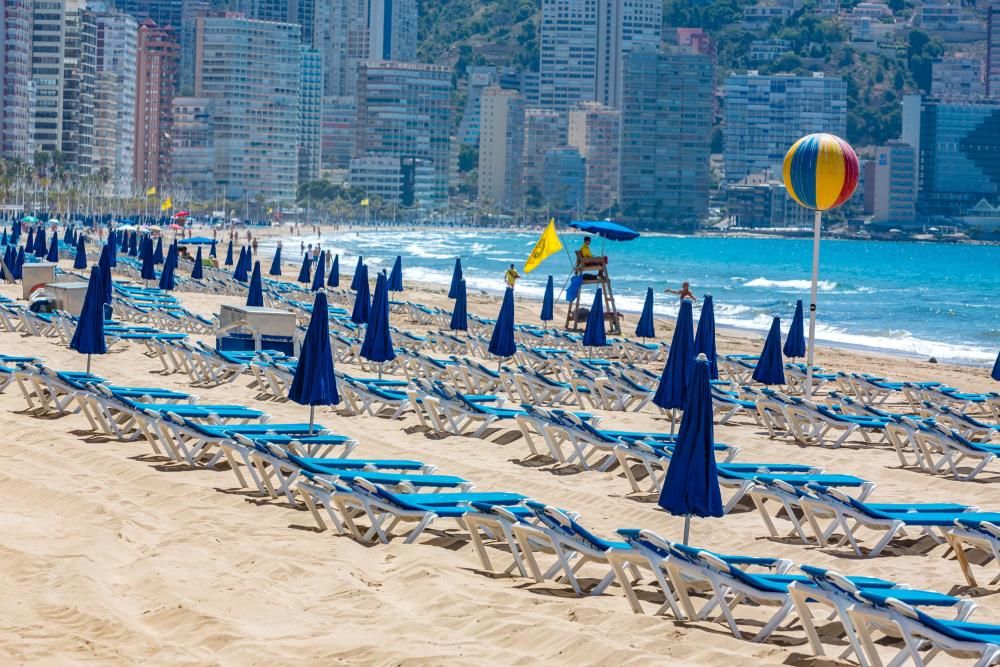 Quejas de usuarios en la apertura de las playas parceladas en Benidorm