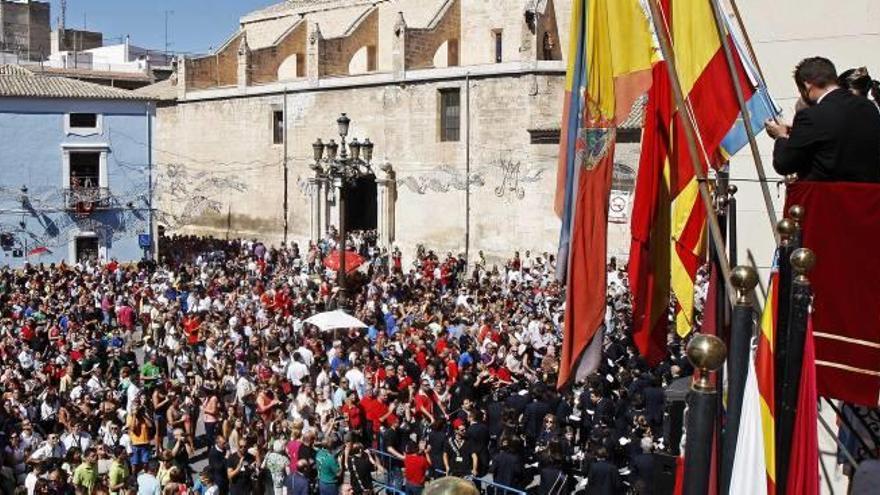 Villena incluye un intérprete de lengua de signos en su pregón