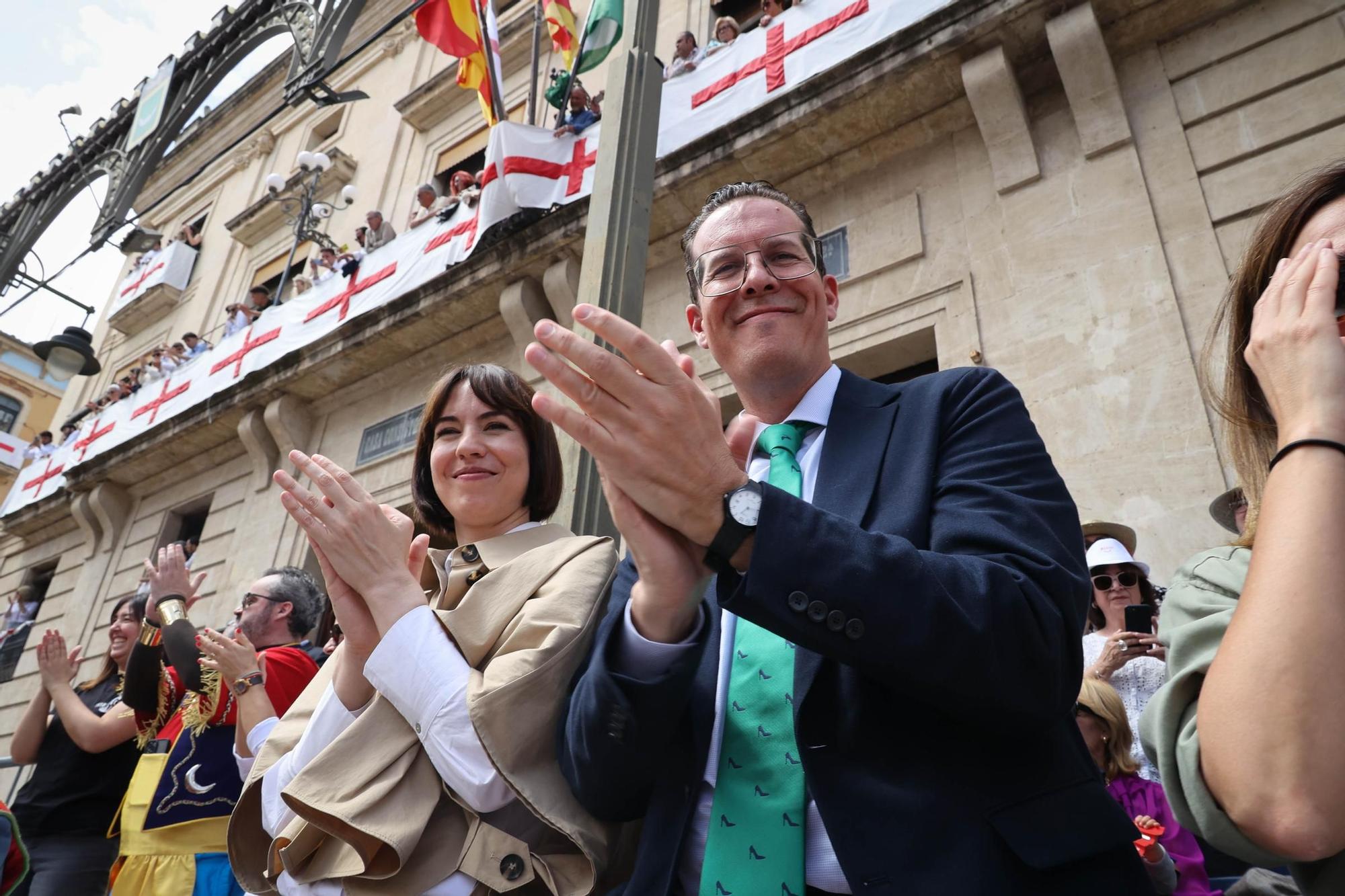 Alcoy se entrega al espectáculo de las tropas cristianas