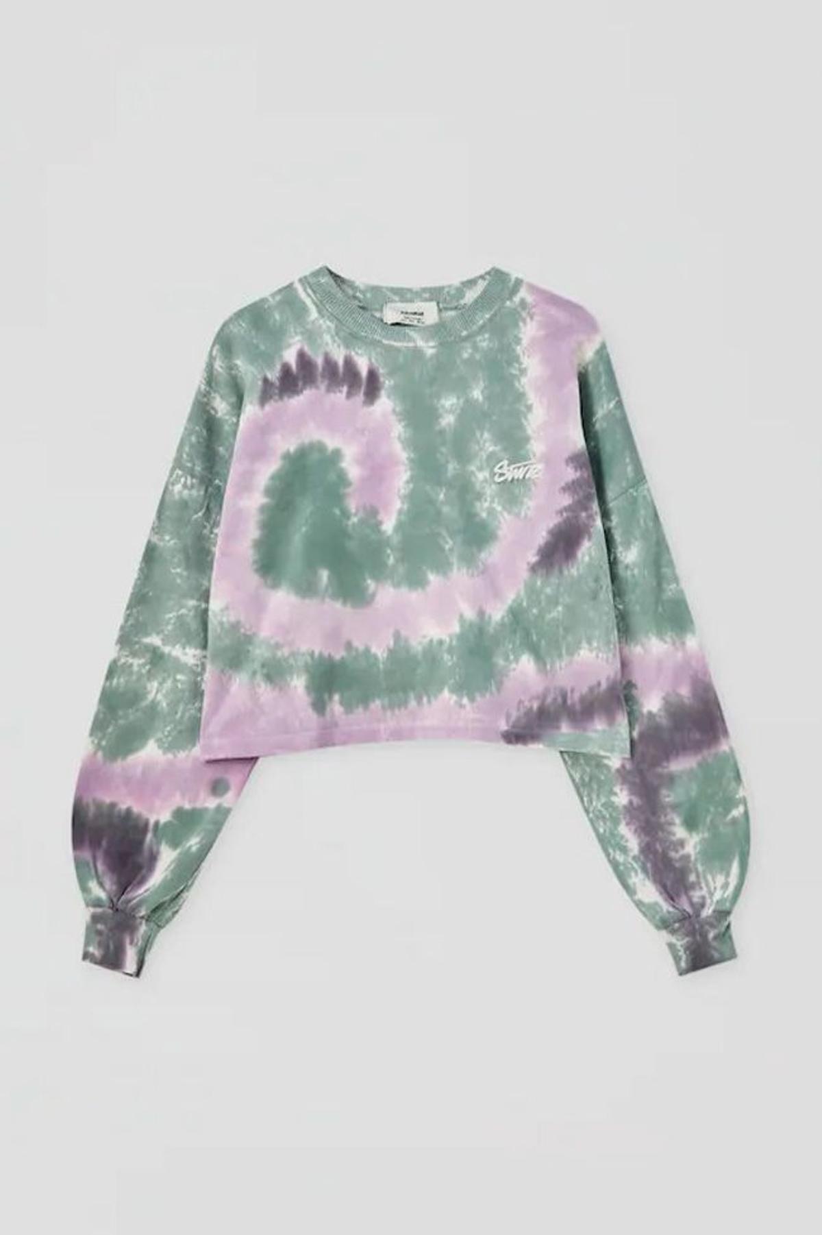 Sudadera 'tie-dye' malva y verde, de Pull & Bear