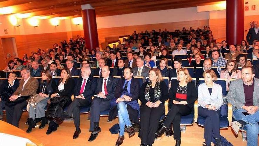 Presentación de Sogades, en el colegio de médicos. // Marta G. Brea