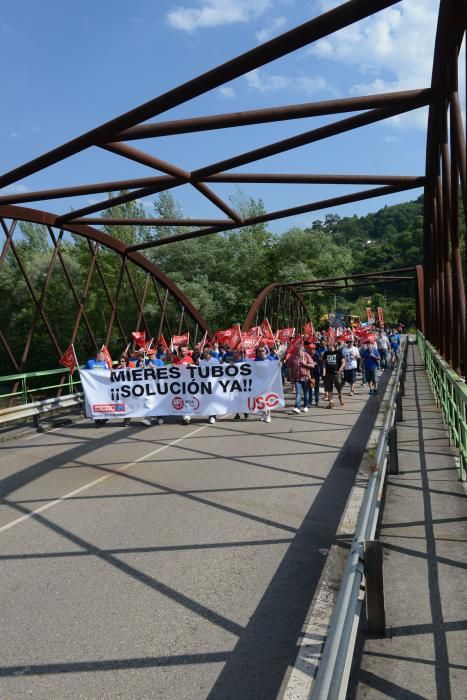 Marcha protesta de Mieres Tubos