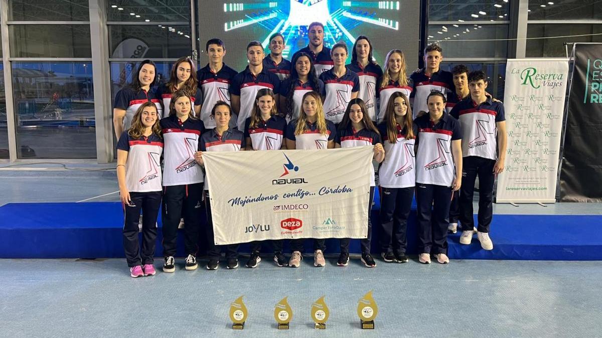 Nadadores del club Navial participantes en el Campeonato de Andalucía absoluto y júnior de natación.