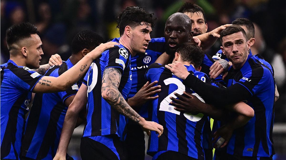 Los jugadores del Inter celebrando el gol de Lukaku ante el Porto