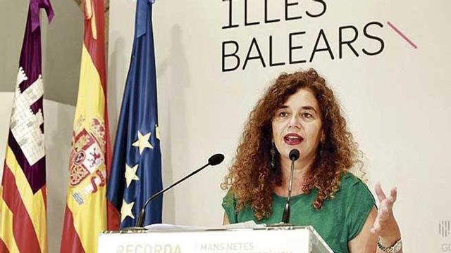 La portavoz del Govern, Pilar Costa, ayer en rueda de prensa.