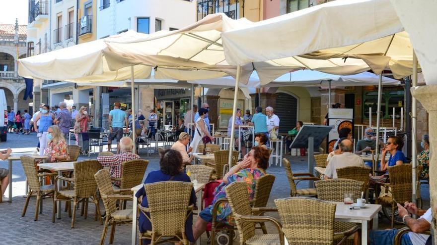 La Policía Local de Plasencia refuerza el control en los accesos al centro las noches del fin de semana